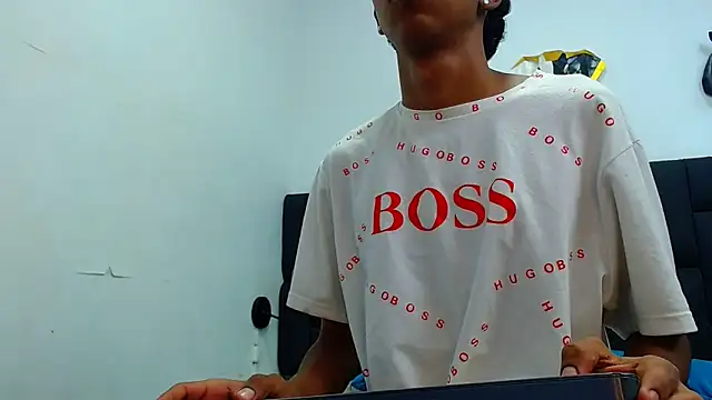 Snapshot of daniel_evans69 chatting on 10-24-25, 12:23 daniel evans69 online show from 10-24-25, 12:23