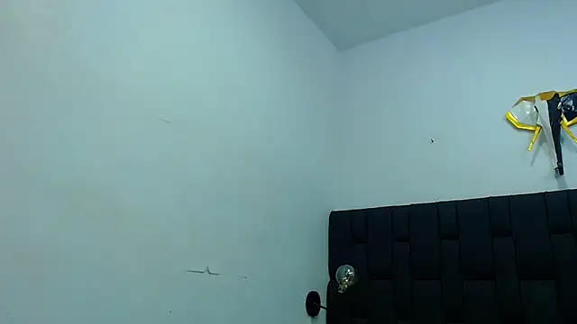 Snapshot of daniel_evans69 chatting on 10-27-25, 12:20 daniel evans69 online show from 10-27-25, 12:20