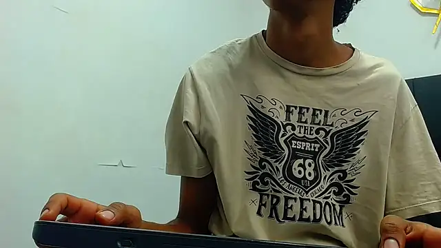 Snapshot of daniel_evans69 chatting on 11-04-25, 12:15 daniel evans69 online show from 11-04-25, 12:15