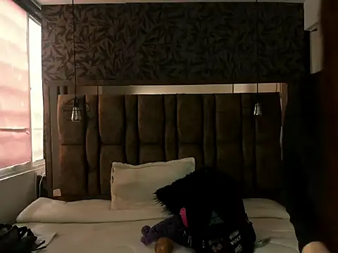 Snapshot of adri_fox chatting on 09-15-25, 12:16 adri fox online show from 09-15-25, 12:16