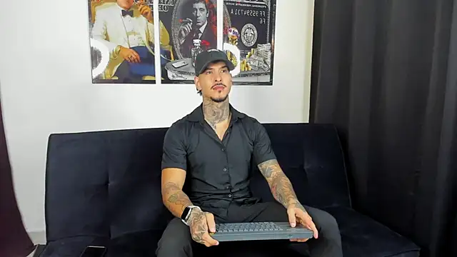 Snapshot of jiro_kenji1 chatting on 09-17-25, 06:04 jiro kenji1 online show from 09-17-25, 06:04