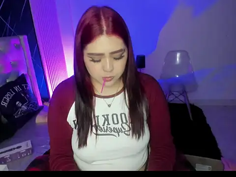 Snapshot of im_bunny__ chatting on 10-15-25, 11:21 im bunny online show from 10-15-25, 11:21