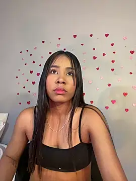 SophieW1 online show from 05-26-26, 12:23