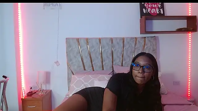 Velvetyanis online show from 09-22-25, 02:08