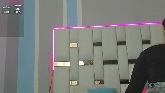iamCharlotte19 online show from 11-10-25, 07:35
