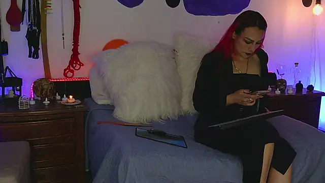 Snapshot of MeganBrown4 chatting on 09-27-25, 03:28 MeganBrown4 online show from 09-27-25, 03:28