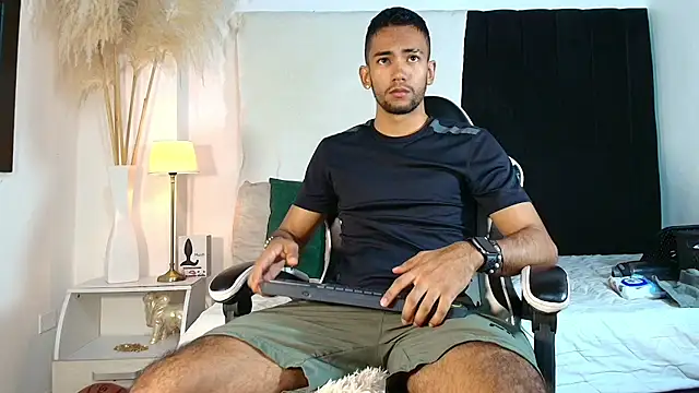 MaicolParker  online show from 06-26-26, 12:42