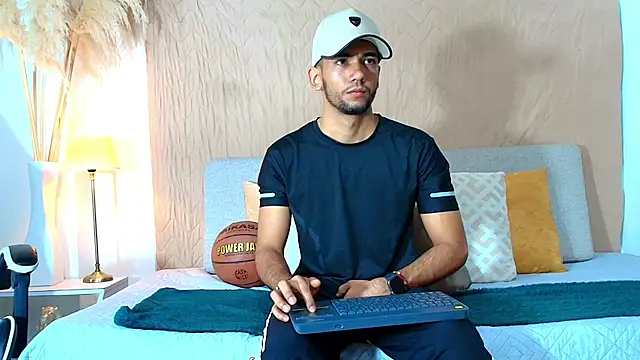 MaicolParker  online show from 07-30-26, 12:15