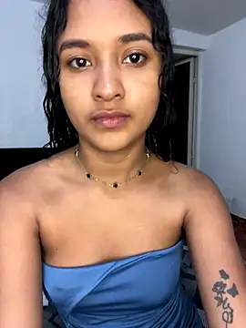 Luna sophya online show from 12-13-25, 08:36