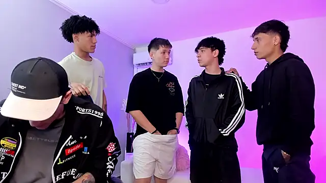 Handsomeboyss19 online show from 06-02-26, 08:11