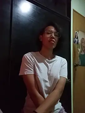 kiss mm online show from 11-08-25, 04:12