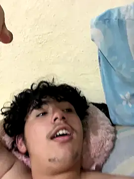 Casal-foda braba online show from 10-04-25, 12:52