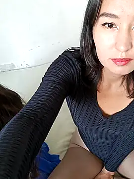 Snapshot of Luu-Lii777 chatting on 10-06-25, 04:54 Luu-Lii777 online show from 10-06-25, 04:54