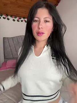 Mia salinass online show from 09-17-25, 05:25