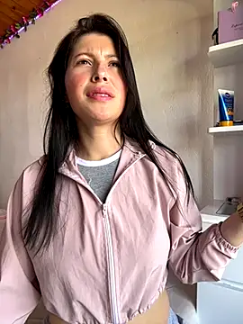 Mia salinass online show from 11-08-25, 07:01