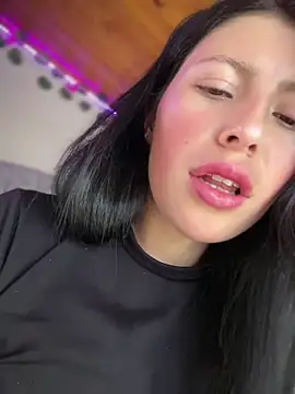 Mia salinass online show from 06-21-26, 08:00