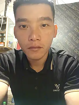 Snapshot of Chao_xxx chatting on 09-10-25, 02:22 Chao xxx online show from 09-10-25, 02:22