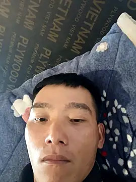 Snapshot of Chao_xxx chatting on 09-17-25, 03:52 Chao xxx online show from 09-17-25, 03:52