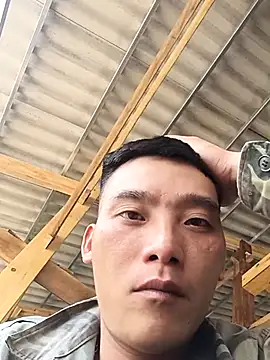 Snapshot of Chao_xxx chatting on 09-23-25, 05:43 Chao xxx online show from 09-23-25, 05:43