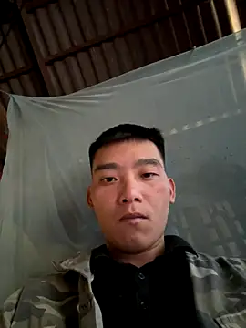 Snapshot of Chao_xxx chatting on 10-13-25, 12:43 Chao xxx online show from 10-13-25, 12:43