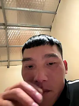 Snapshot of Chao_xxx chatting on 10-21-25, 03:35 Chao xxx online show from 10-21-25, 03:35