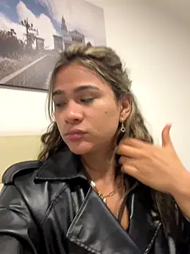 Snapshot of ParkKimsumi chatting on 10-01-25, 05:02 ParkKimsumi online show from 10-01-25, 05:02