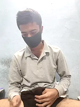 GirlsCrush  online show from 10-29-25, 07:15