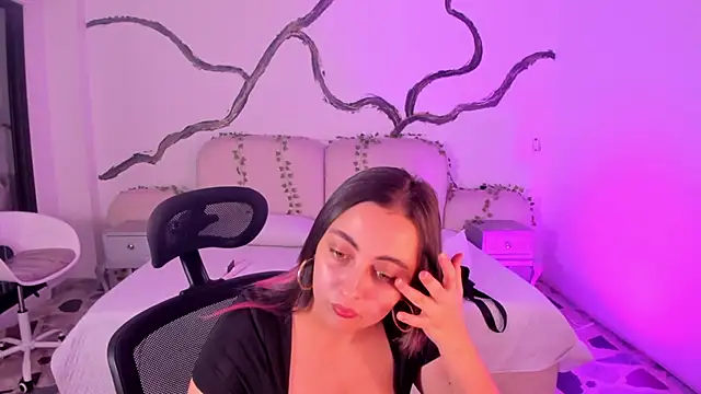 SarahCastro1  online show from 09-12-25, 04:01