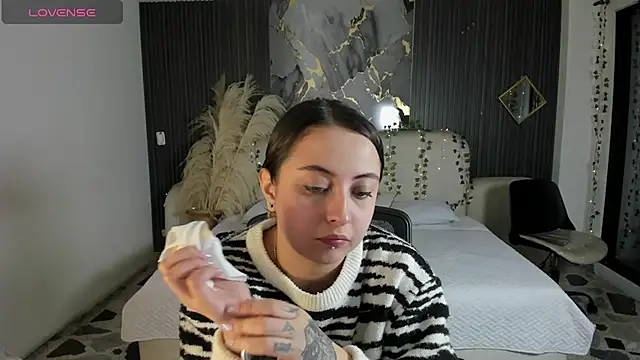 Snapshot of SarahCastro1_ chatting on 01-16-26, 03:10 SarahCastro1 online show from 01-16-26, 03:10