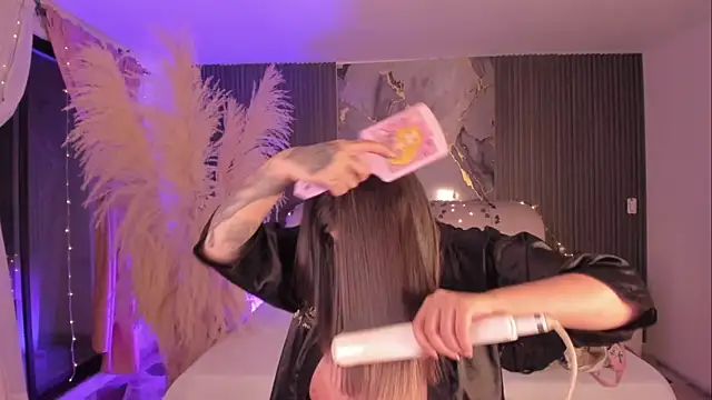 SarahCastro1  online show from 03-26-26, 05:46