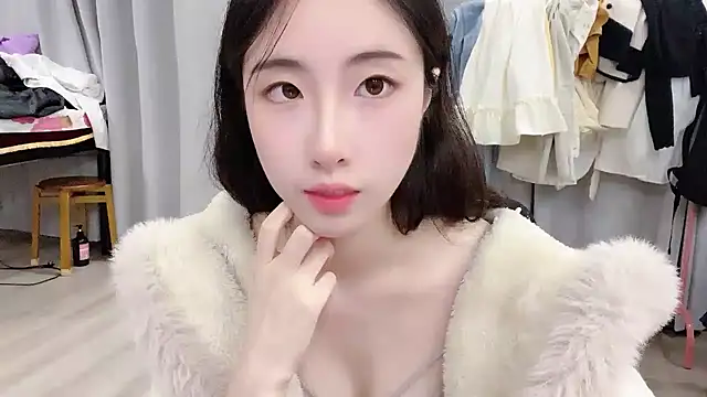 Snapshot of Freya7777 chatting on 10-12-25, 01:43 Freya7777 online show from 10-12-25, 01:43