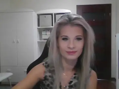 KristineGlow online show from 10-08-25, 06:11