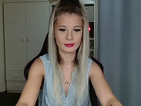 KristineGlow online show from 10-17-25, 06:27