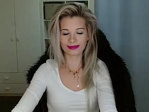 KristineGlow online show from 11-06-25, 07:20