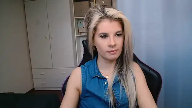 KristineGlow online show from 05-06-26, 06:19