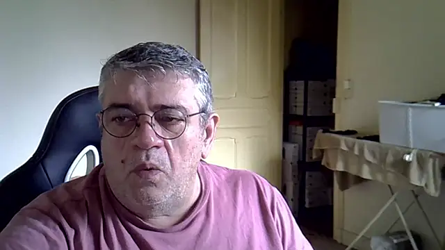 Snapshot of _hippo_ chatting on 02-22-26, 09:19 hippo online show from 02-22-26, 09:19