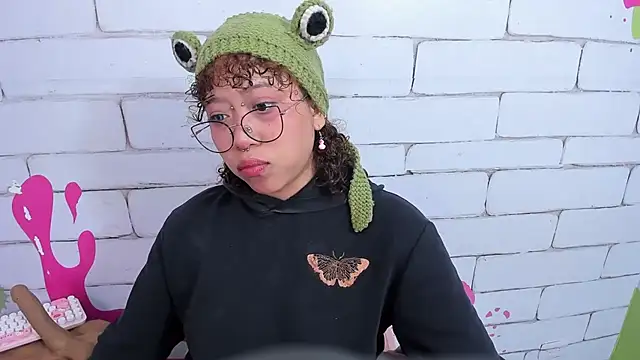 Snapshot of SafiroAgataaa chatting on 02-13-26, 03:57 SafiroAgataaa online show from 02-13-26, 03:57