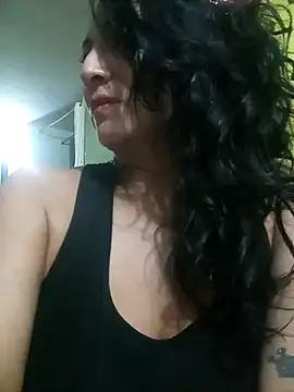 Snapshot of ivonne_9 chatting on 09-25-25, 01:31 ivonne 9 online show from 09-25-25, 01:31