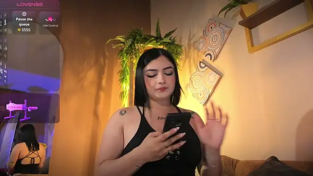 Emily Reyna online show from 10-04-25, 11:03