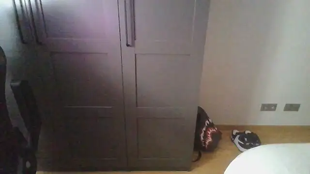 Snapshot of aaress22cm chatting on 10-17-25, 09:39 aaress22cm online show from 10-17-25, 09:39