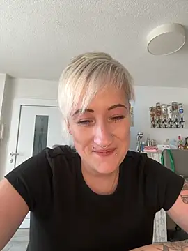 Snapshot of Rozendefotz chatting on 09-14-25, 11:31 Rozendefotz online show from 09-14-25, 11:31