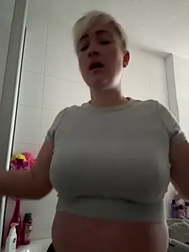 Snapshot of Rozendefotz chatting on 10-02-25, 07:04 Rozendefotz online show from 10-02-25, 07:04