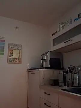 Snapshot of Rozendefotz chatting on 10-28-25, 07:12 Rozendefotz online show from 10-28-25, 07:12