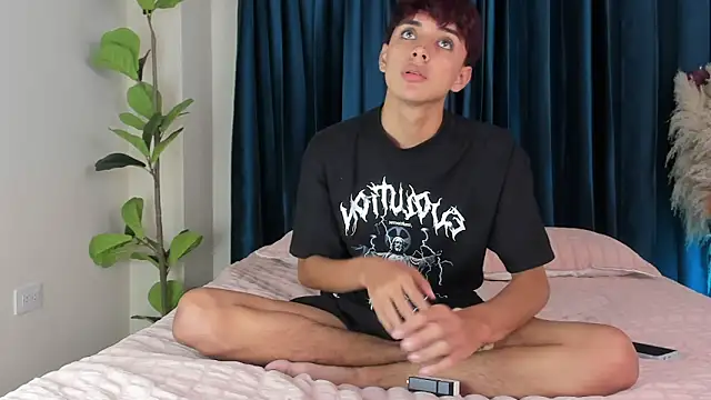 Jack Noir online show from 09-30-25, 01:38