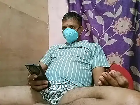 Snapshot of StreetLover_77 chatting on 09-19-25, 03:45 StreetLover 77 online show from 09-19-25, 03:45