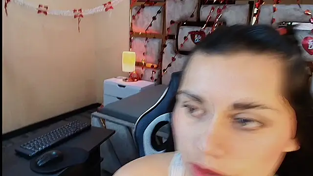 Snapshot of ZaraAlessandre chatting on 09-18-25, 12:29 ZaraAlessandre online show from 09-18-25, 12:29