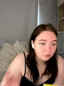 Snapshot of SoniaNovara chatting on 09-20-25, 11:11 SoniaNovara online show from 09-20-25, 11:11