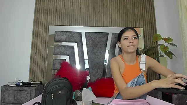 KathalinaPaz online show from 10-31-25, 01:12