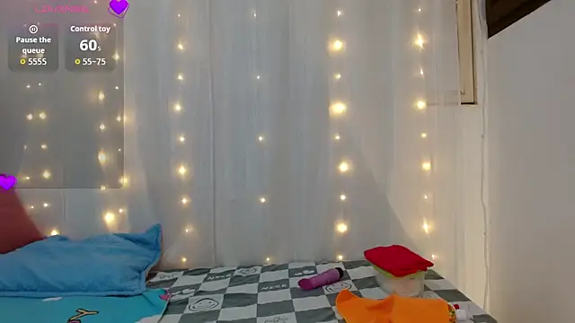 NoraParkeer online show from 11-07-25, 01:00