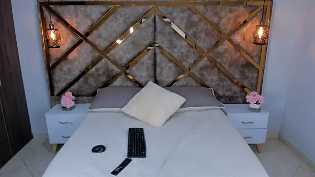 Lucia jane online show from 04-26-26, 08:28